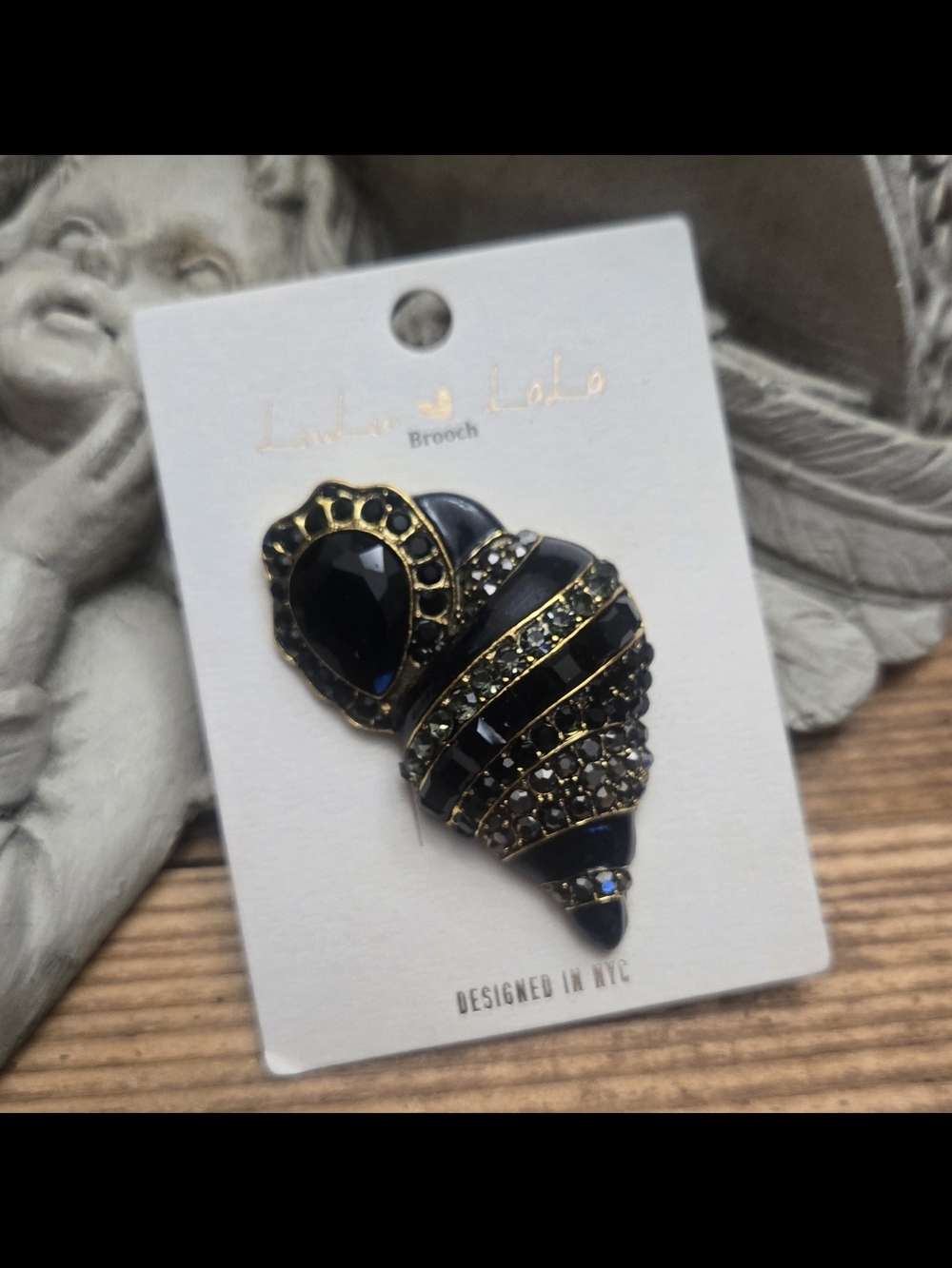 Elegant Black and Gold Heart Brooch - Designer Style